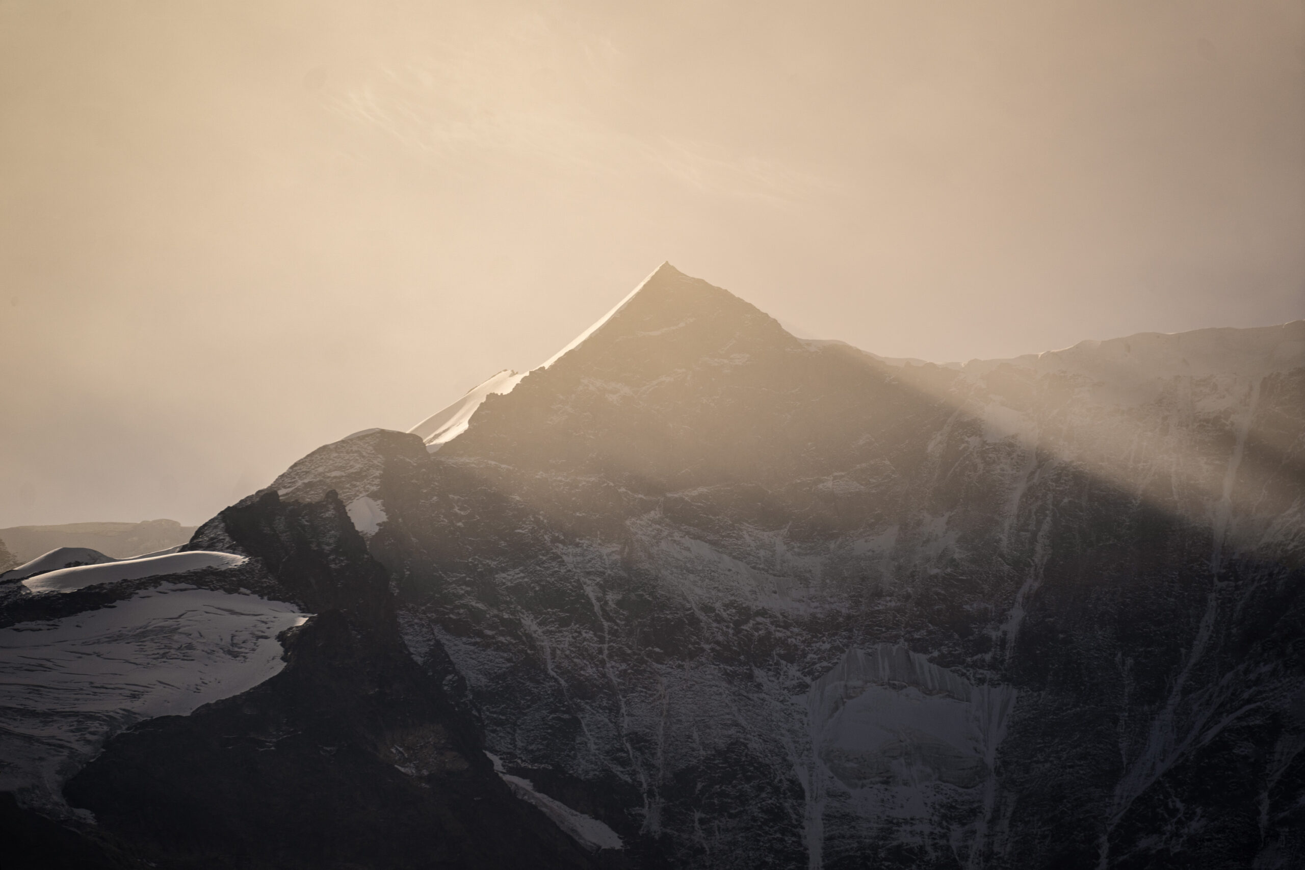 grindelwald_moutain_peak